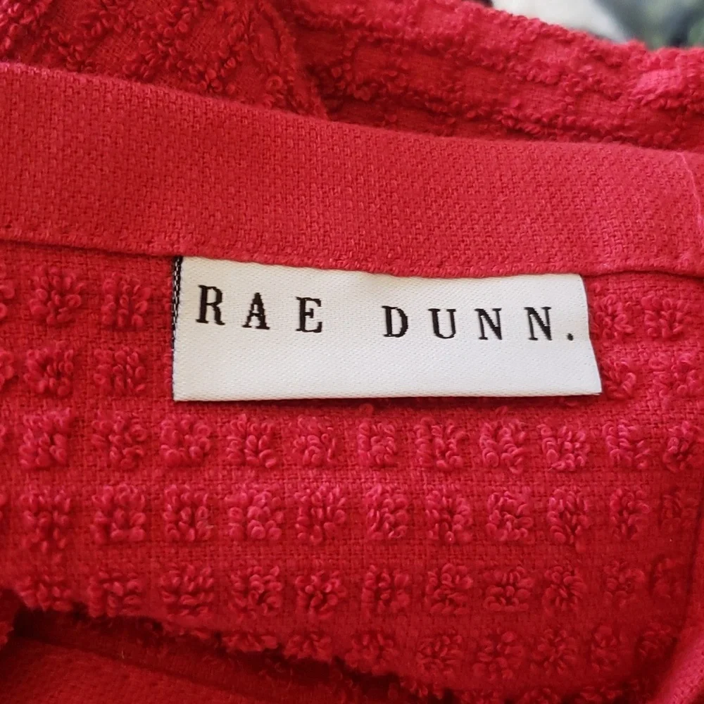 Rae Dunn NWOT Embroidered HUGS Waffle Weave Hand Towel